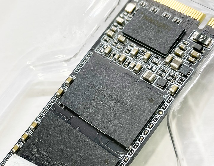 點我看大圖 美光顆粒的M.2-acer FA100 1TB