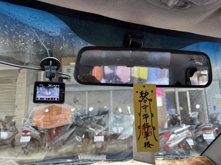 【小巧實用,快譯通C12G 高畫質 GPS測速行車記錄器 簡單開箱】