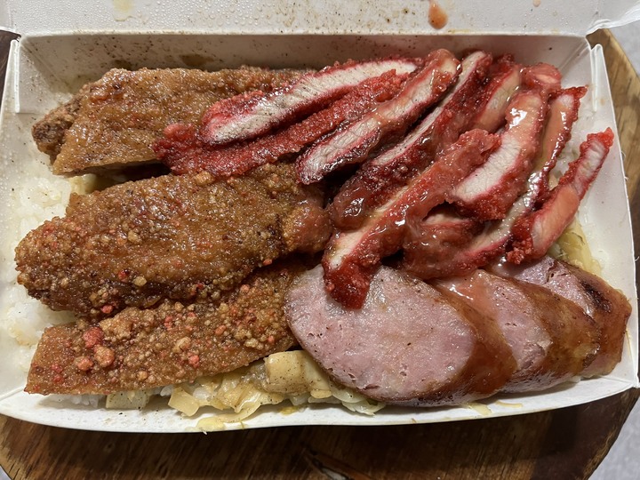 [食記] 阿奕腿庫飯，台灣新北新莊，滿滿香酥炸排骨和軟嫩腿庫！