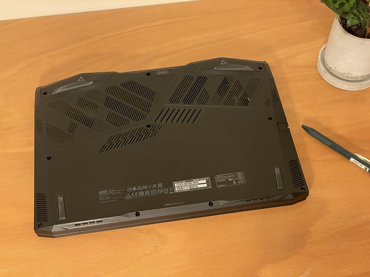 【開箱】Acer Predator Triton 500SE，旗艦之力，用過就回不去啦~~