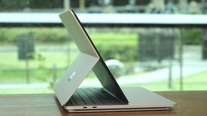 點我看大圖 邁向高性能筆電,同時變身平板 Microsoft Surface Laptop Studio 商務版