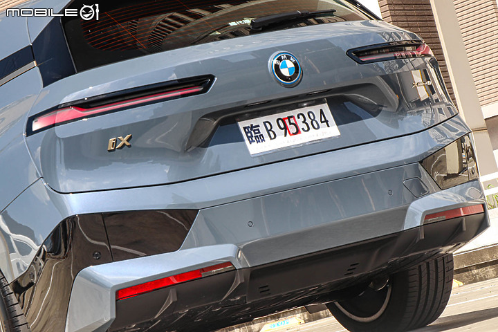 BMW iX xDrive40 旗艦版試駕|初嘗巴伐利亞發動機的轉型代表作!