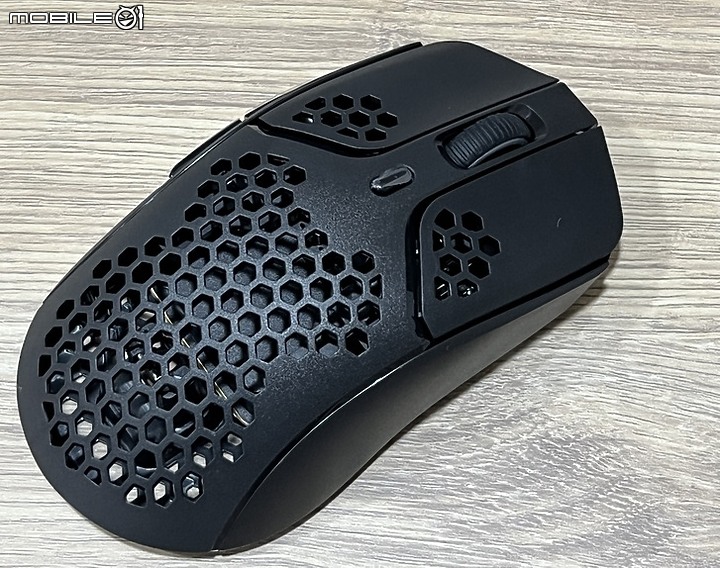 點我看大圖 開箱 HyperX 輕量遊戲滑鼠 Pulsefire Haste 無線版