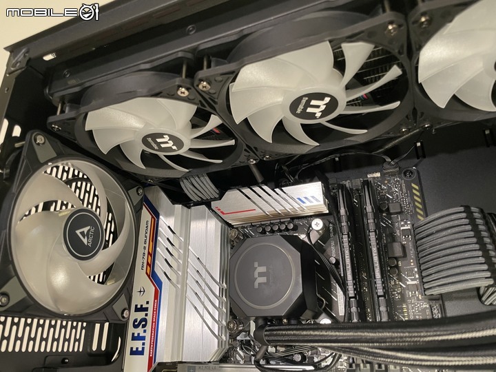 中堅新戰力,特色網狀通風直立中塔機殼 ThermalTake T27 TG ARGB