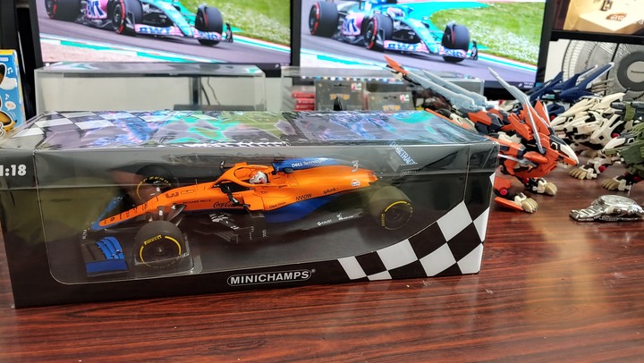 [開箱]1/18 MIMICHAMPS MCLAREN MCL35M