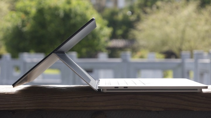 點我看大圖 邁向高性能筆電,同時變身平板 Microsoft Surface Laptop Studio 商務版
