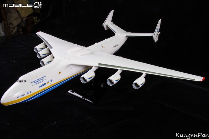 Revell 1/144 安托諾夫AN-225重型運輸機 「夢想號」(Mriya)