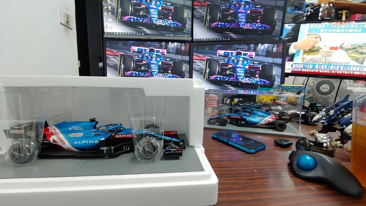[開箱]1/18 MIMICHAMPS MCLAREN MCL35M