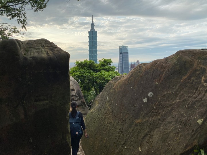 台北南港｜南港山．親民好走的小百岳，飽覽101跟台北市區風景