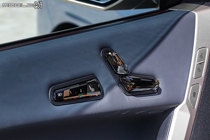 BMW iX xDrive40 旗艦版試駕｜初嘗巴伐利亞發動機的轉型代表作！