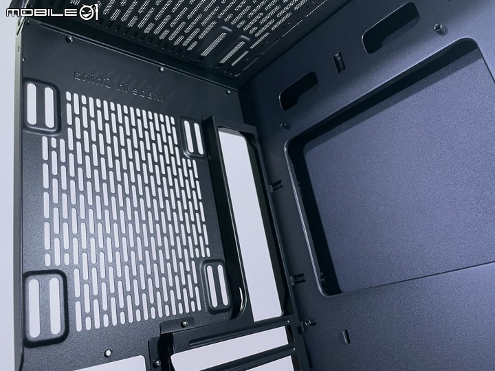 中堅新戰力,特色網狀通風直立中塔機殼 ThermalTake T27 TG ARGB