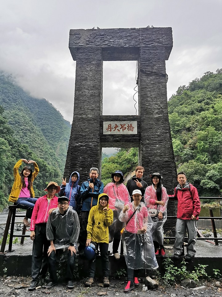 點我看大圖 登百岳六順山~遊七彩湖妹池~溯卡社溪糜爛團