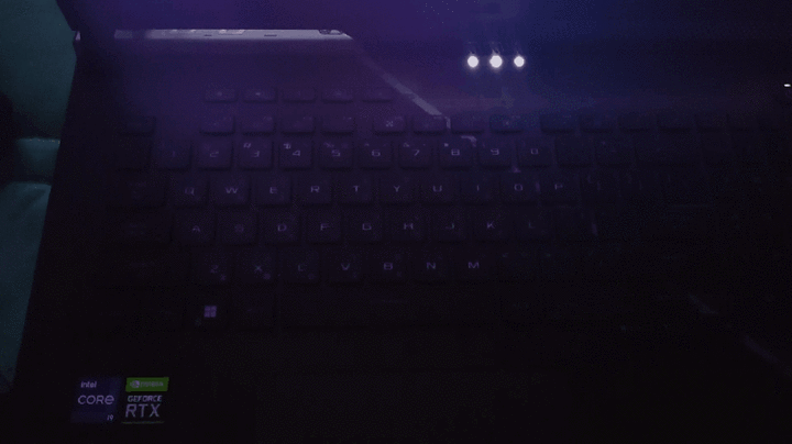 半透明元素加持新平台，ASUS ROG Strix SCAR 17 G733ZM 電競筆電開箱測試