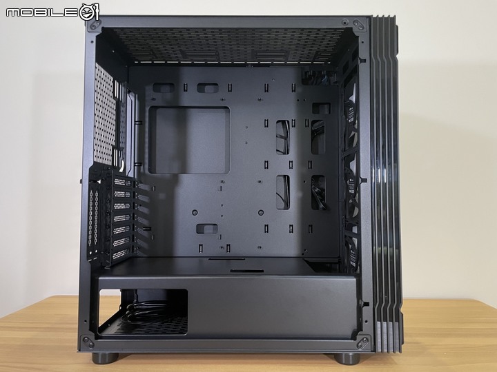 中堅新戰力,特色網狀通風直立中塔機殼 ThermalTake T27 TG ARGB