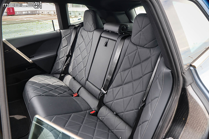 BMW iX xDrive40 旗艦版試駕｜初嘗巴伐利亞發動機的轉型代表作！