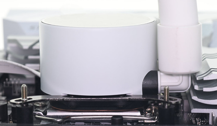 喬思伯JONSBO光影TW4-240 ARGB PLUS一體式水冷簡介及測試