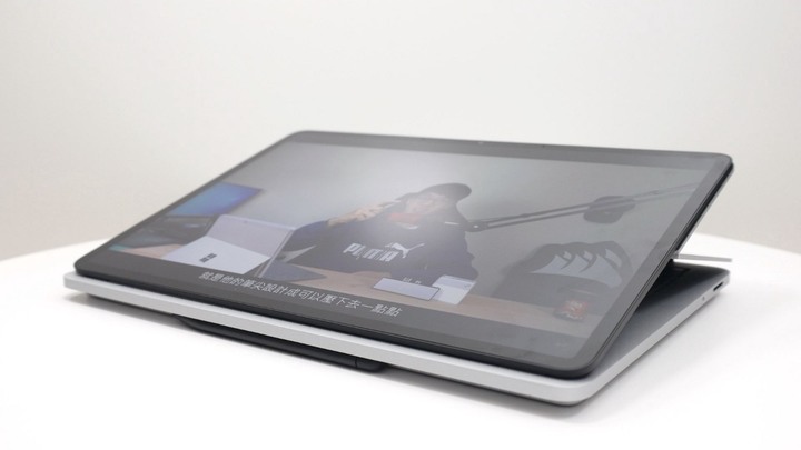 點我看大圖 邁向高性能筆電,同時變身平板 Microsoft Surface Laptop Studio 商務版
