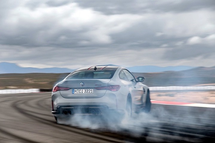 全新BMW M4 CSL正式發表！瘦身109公斤馬力增至550匹