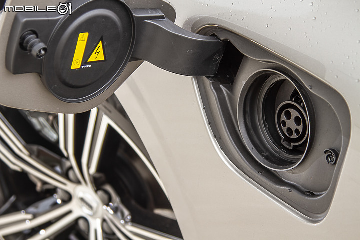 Volvo V60 Recharge T8試駕∣不畏旅程焦慮 盡享生活樂趣