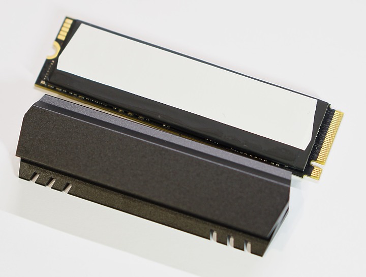 主流級價位的PCIe4-Predator GM7000 1TB PCIe4.0