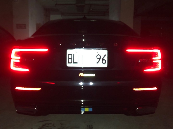 點我看大圖 末代雙出尾管---S60瑪瑙黑開箱&Polestar軟體性能優化