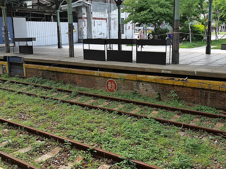 臺中火車站 | 鐵鹿大街 — 由老月台老車站化身為遊客遊憩空間,新舊兩代車站的交融