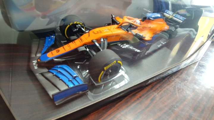 [開箱]1/18 MIMICHAMPS MCLAREN MCL35M