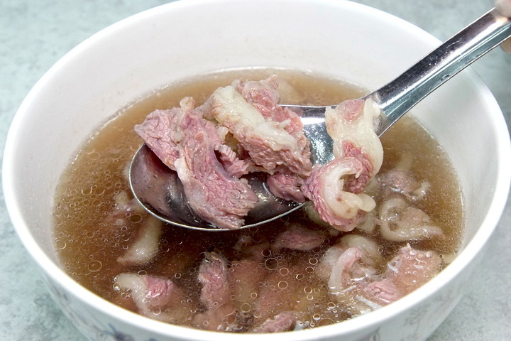 [台南][東區] 文章牛肉湯｜東寧旗艦店｜傳承自安平的在地滋味｜食記