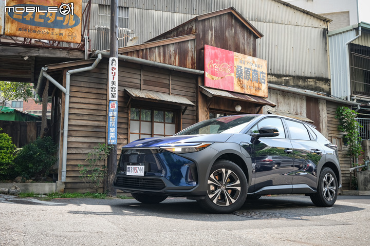 Toyota bZ4X 700公里長途試駕|加速、電耗完整測試;將化身電動車界的RAV4!