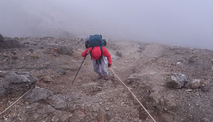 【南湖大山】三天兩夜六座百岳 | Day1 勝光登山口到南湖圈谷