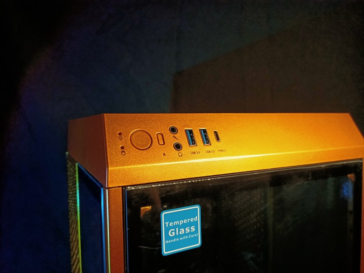 少女的首飾盒 Thermaltake曜越 The Tower 100 尊爵金 開箱評測