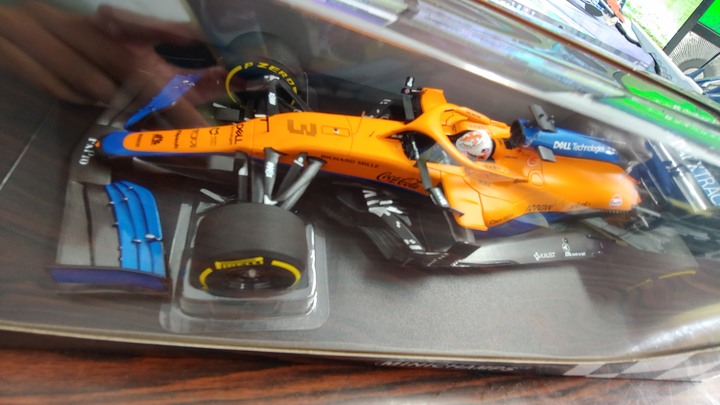 [開箱]1/18 MIMICHAMPS MCLAREN MCL35M