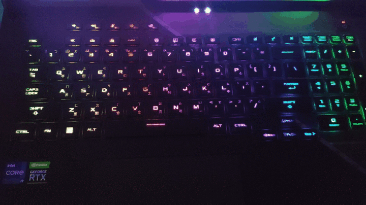 半透明元素加持新平台，ASUS ROG Strix SCAR 17 G733ZM 電競筆電開箱測試