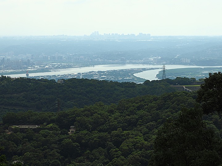 閻錫山故居 — 當了38年的「山西王」，生命中最後10年的居所，山西窯洞在臺重現