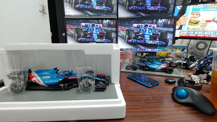 [開箱]1/18 MIMICHAMPS MCLAREN MCL35M