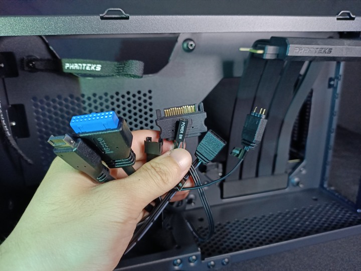 三種願望一次滿足 Phanteks Evolv Shift XT + Phanteks Revolt SFX金牌 650W 開箱評測