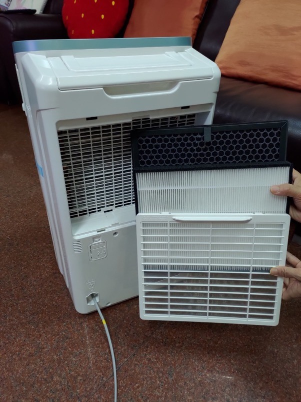 開箱終於到貨的日立清淨型除濕機