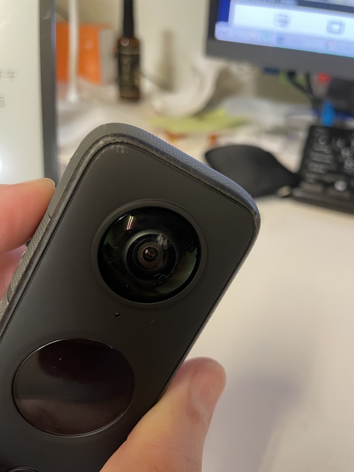 Insta 360 one X2 鏡頭刮傷怎麼處理