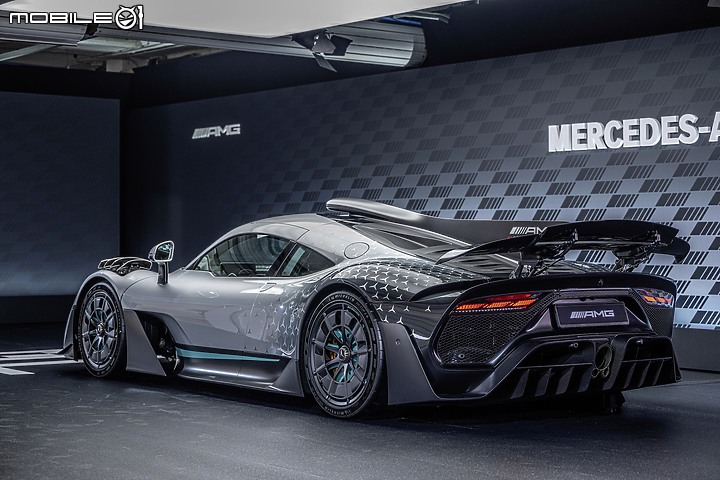 【海外新訊】Mercedes-AMG ONE 正式亮相,最大綜效輸出 1063hp 的公路 F1 賽車!
