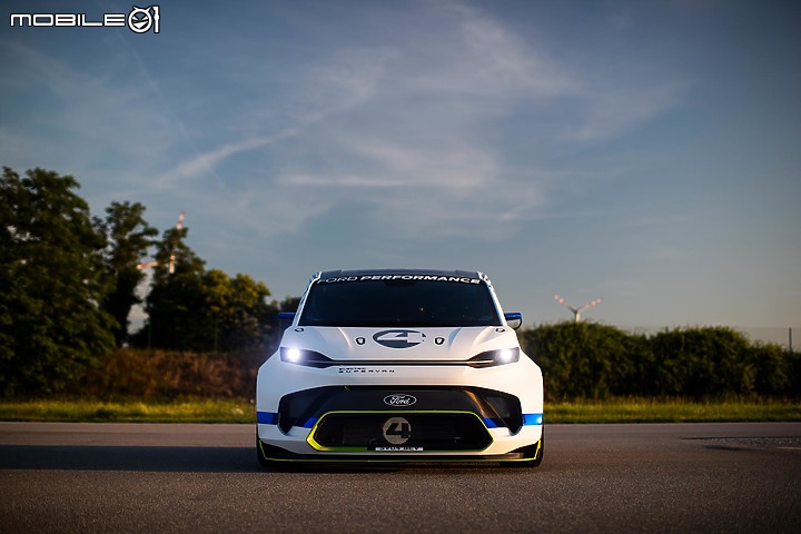 【海外新訊】Ford 2,000ps 電動概念賽車「Pro Electric SuperVan」於 Goodwood 亮相!