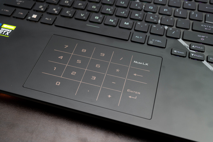 更小更快，ASUS ROG Strix SCAR 15 G533ZW 電競筆電開箱測試