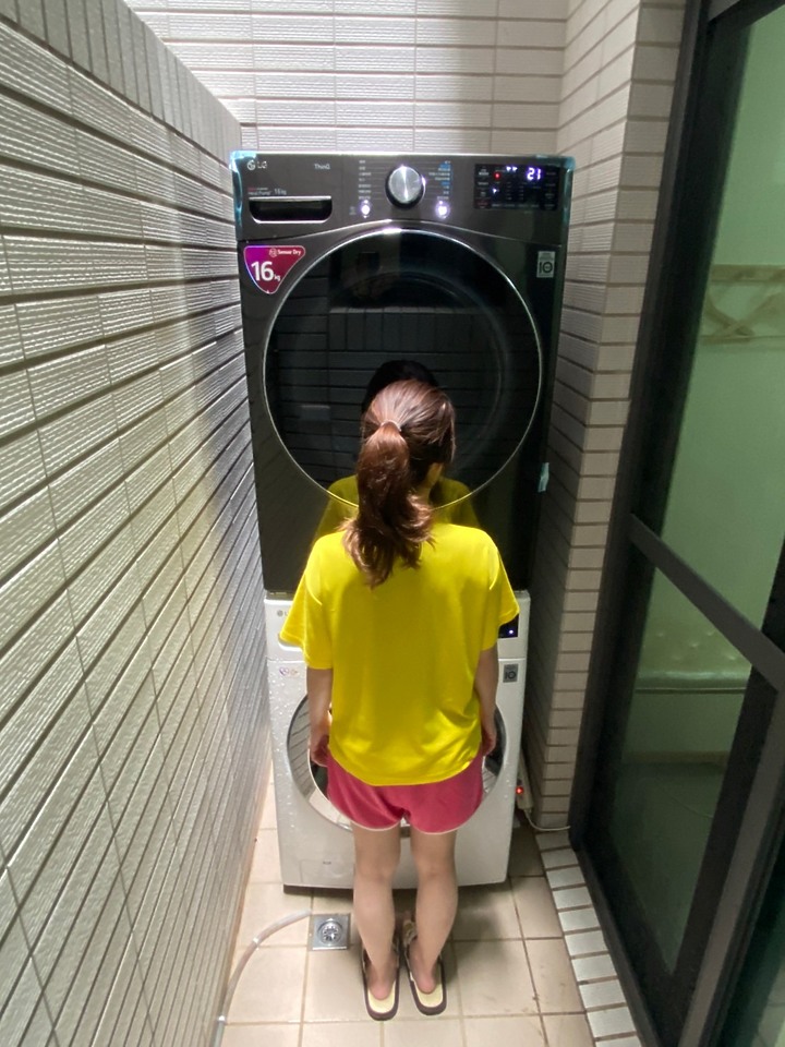【試用分享】LG免曬衣乾衣機、蒸氣滾筒洗衣機洗乾堆疊 - 選購參考，手滑下單?