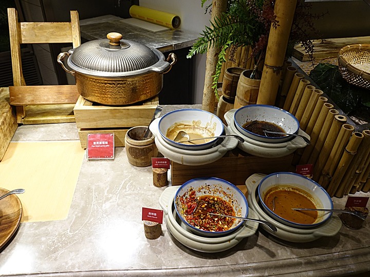 花蓮市 翰品酒店 — 充滿歡樂與童趣的親子飯店，泳池、宵夜、兒童專屬「歡樂森林」遊戲區，一應俱全