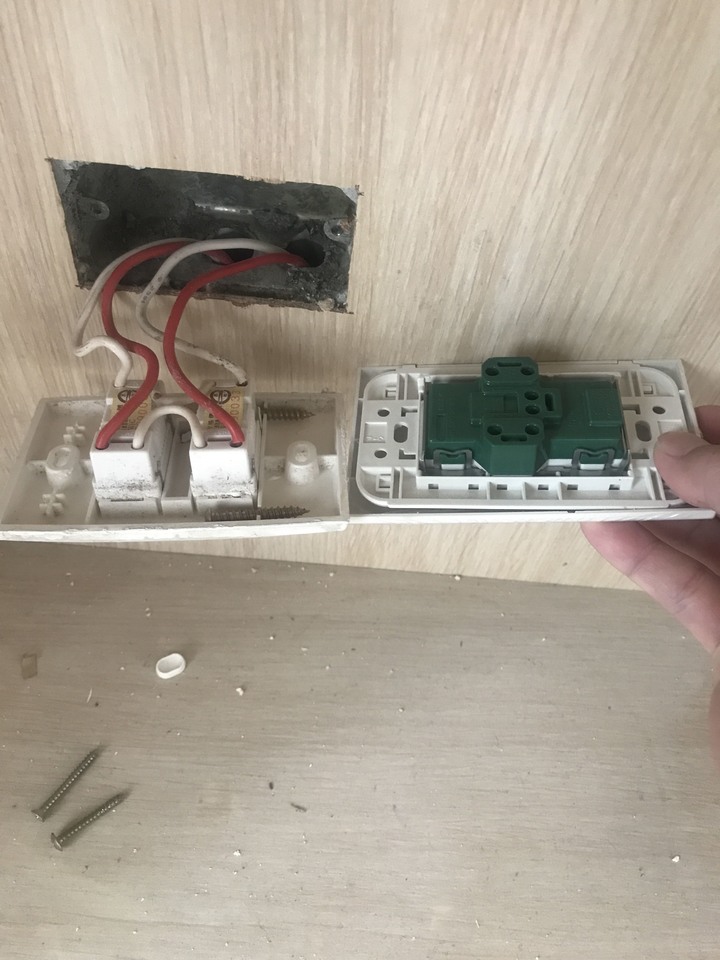 水電求助—更換插座問題
