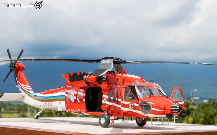 1/35 空中勤務總隊 UH-60M-14 NA-714 重裝型黑鷹直升機