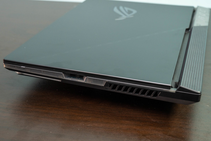 更小更快，ASUS ROG Strix SCAR 15 G533ZW 電競筆電開箱測試
