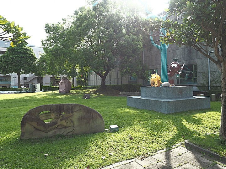 花蓮市 花蓮港鳥踏石公園｜海軍殉難四戰士紀念碑｜石雕公園 — 大清早到花蓮港邊大口深呼吸 — 翰品酒店「大口深呼吸」活動