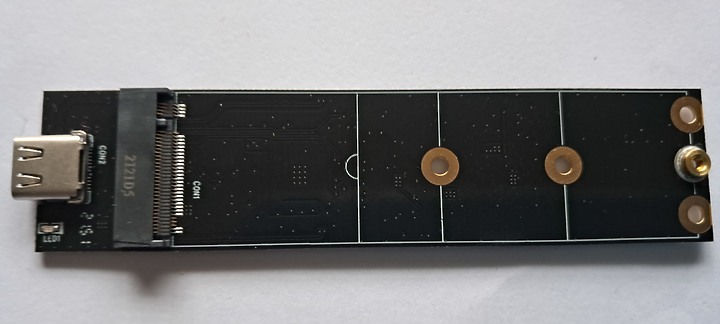 點我看大圖 MILLENNION M.2 NVME SSD USB外接盒簡單測試