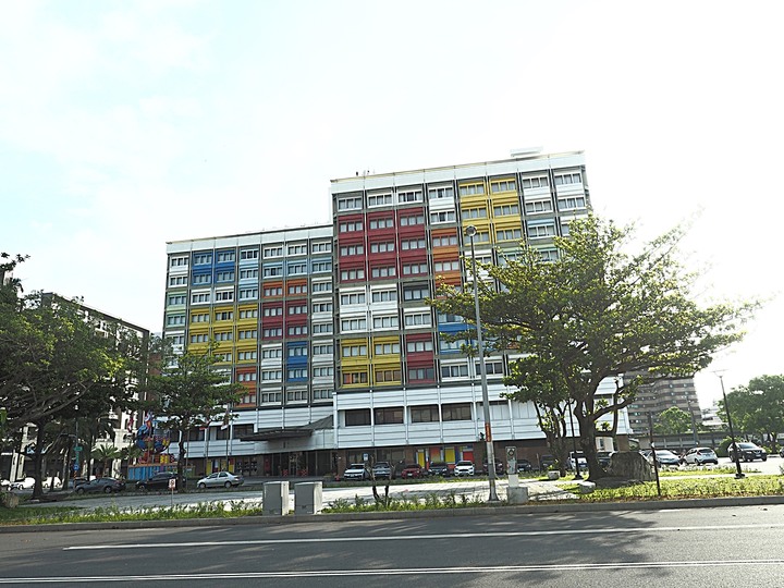 花蓮市 花蓮港鳥踏石公園｜海軍殉難四戰士紀念碑｜石雕公園 — 大清早到花蓮港邊大口深呼吸 — 翰品酒店「大口深呼吸」活動