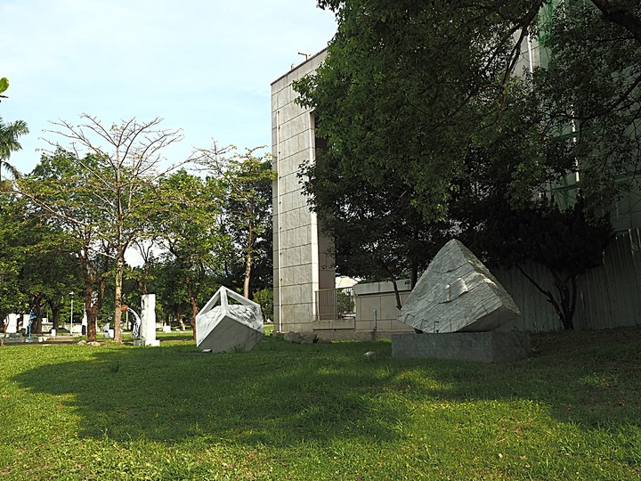 花蓮市 花蓮港鳥踏石公園｜海軍殉難四戰士紀念碑｜石雕公園 — 大清早到花蓮港邊大口深呼吸 — 翰品酒店「大口深呼吸」活動